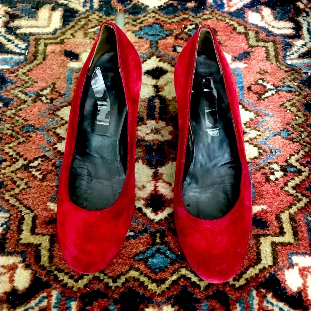 Orsilvia vintage red suede italian pumps 👠